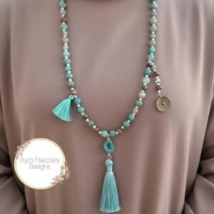 عقد ملون درجات لبني مع البني